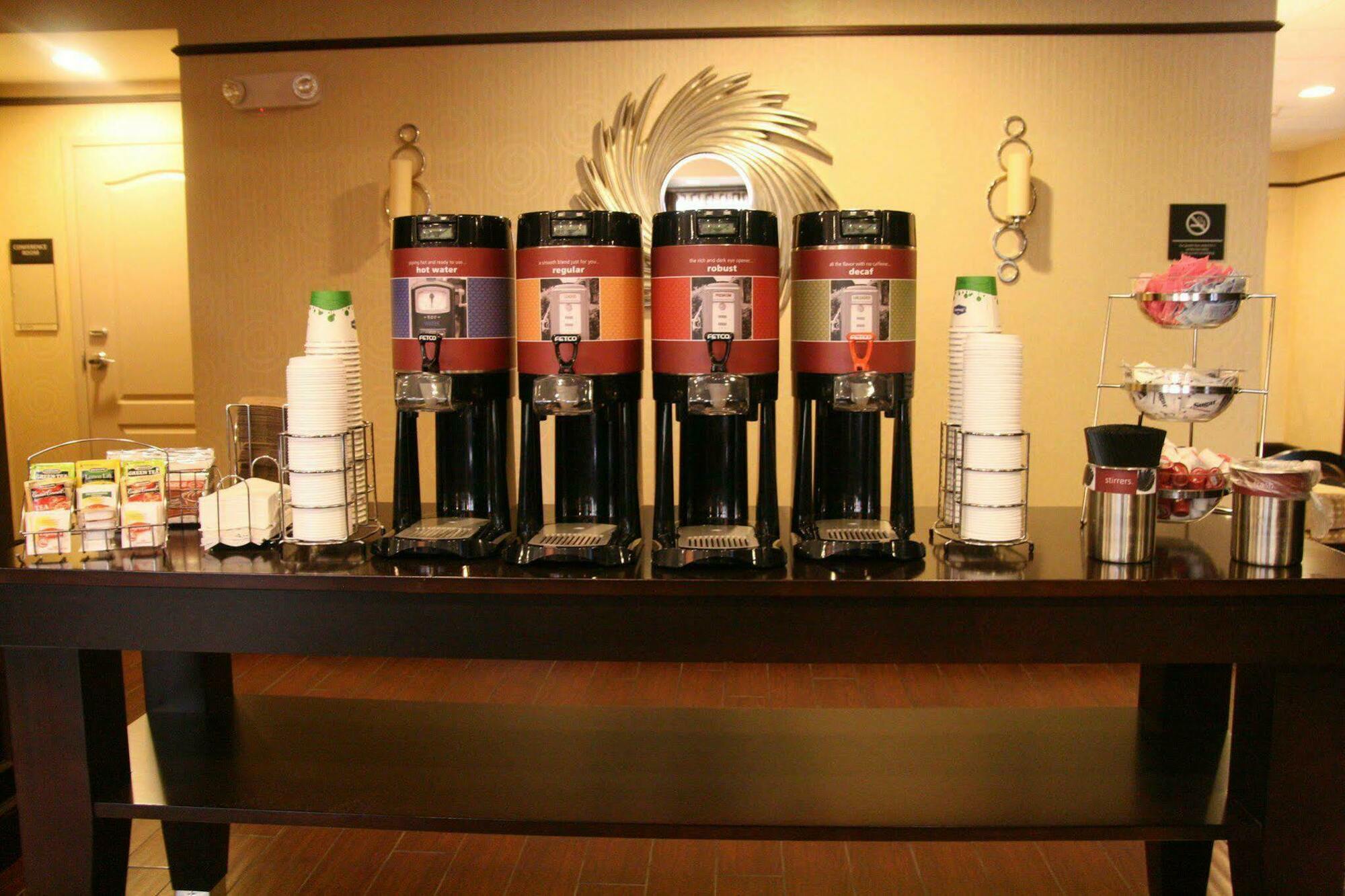 Hampton Inn Meadville Restaurant photo